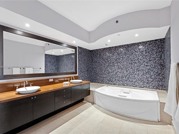 400 Alton Rd 3006, Miami Beach FL 33139