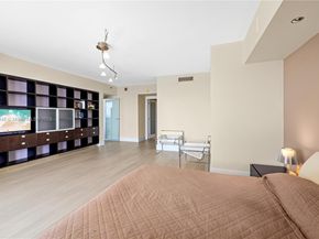 400 Alton Rd 3006, Miami Beach FL 33139