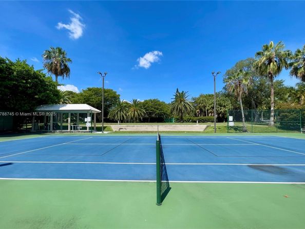 770 NE 69th St 4B, Miami FL 33138