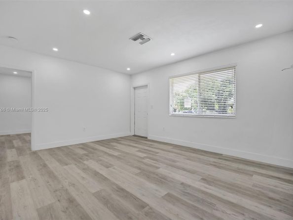 1401 NE 152nd St, North Miami Beach FL 33162