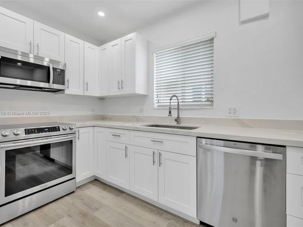 1401 NE 152nd St, North Miami Beach FL 33162