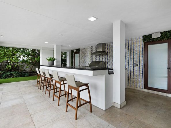 288 S Coconut Ln, Miami Beach FL 33139