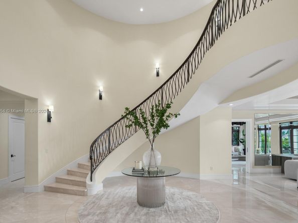 288 S Coconut Ln, Miami Beach FL 33139