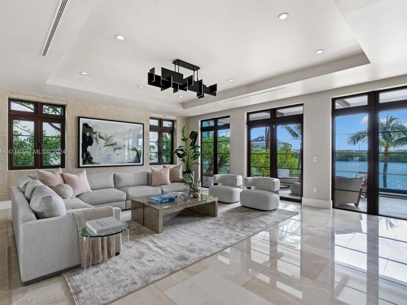 288 S Coconut Ln, Miami Beach FL 33139