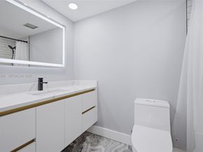 4200 Hillcrest Dr 802, Hollywood FL 33021