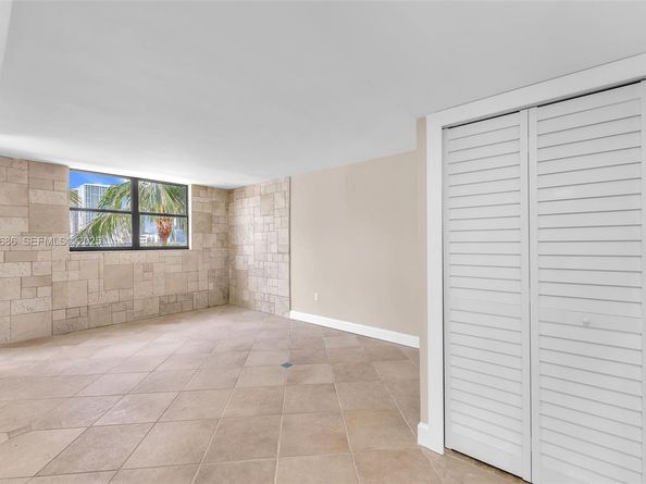 801 N Venetian Dr 208, Miami Beach FL 33139