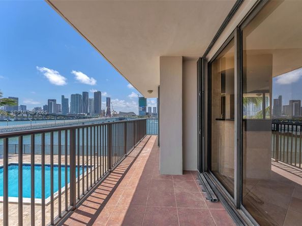 801 N Venetian Dr 208, Miami Beach FL 33139