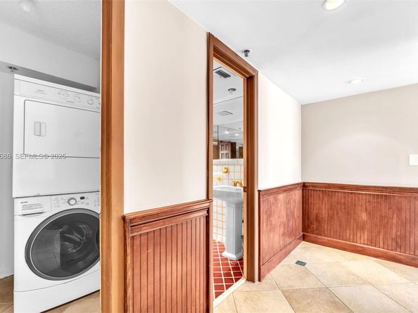 801 N Venetian Dr 208, Miami Beach FL 33139