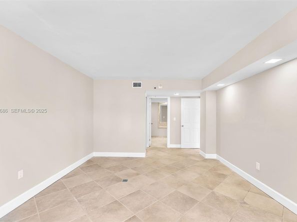 801 N Venetian Dr 208, Miami Beach FL 33139