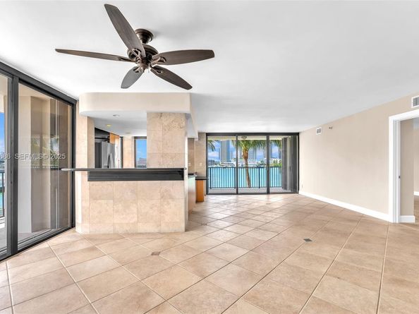 801 N Venetian Dr 208, Miami Beach FL 33139