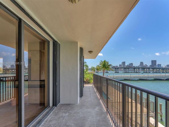 801 N Venetian Dr 208, Miami Beach FL 33139