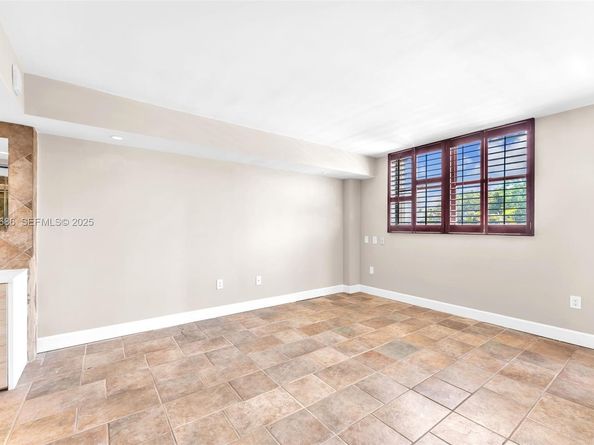 801 N Venetian Dr 208, Miami Beach FL 33139