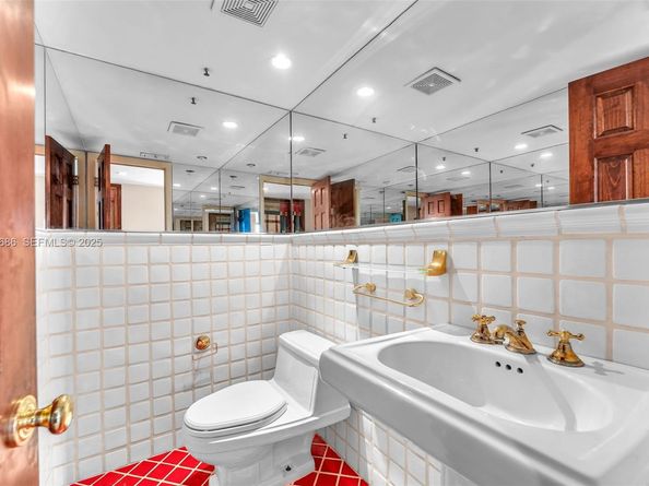 801 N Venetian Dr 208, Miami Beach FL 33139