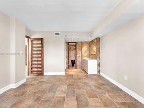 801 N Venetian Dr 208, Miami Beach FL 33139