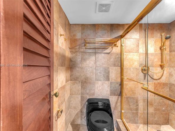 801 N Venetian Dr 208, Miami Beach FL 33139