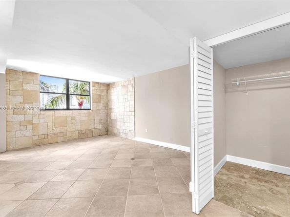 801 N Venetian Dr 208, Miami Beach FL 33139