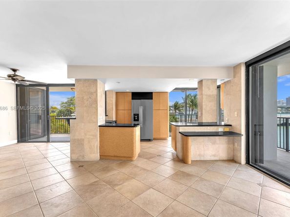 801 N Venetian Dr 208, Miami Beach FL 33139