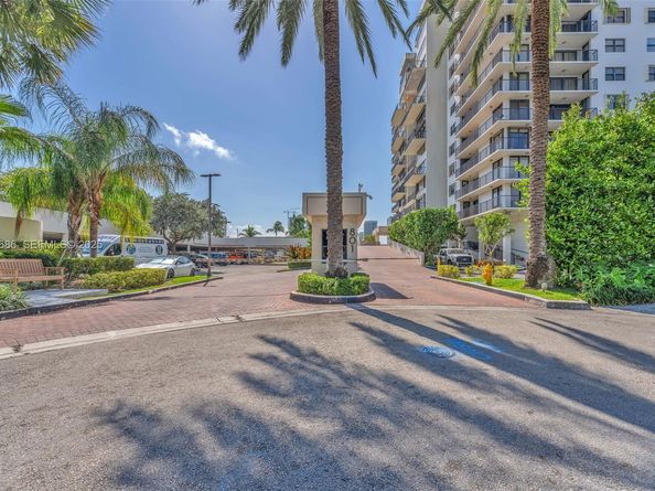 801 N Venetian Dr 208, Miami Beach FL 33139