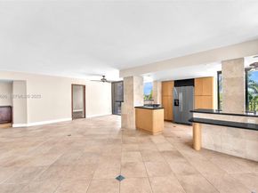 801 N Venetian Dr 208, Miami Beach FL 33139