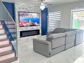 4162 NE 21st St, Homestead FL 33033