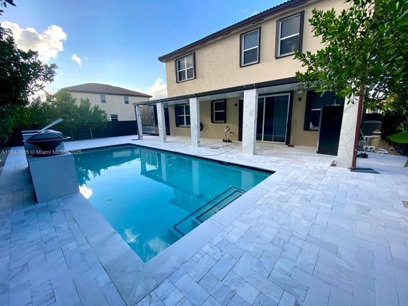 4162 NE 21st St, Homestead FL 33033