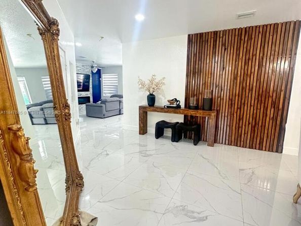 4162 NE 21st St, Homestead FL 33033