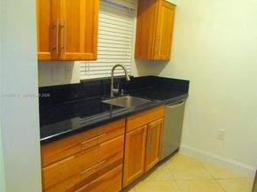 1731 NW 96th Ter 2J, Pembroke Pines FL 33024