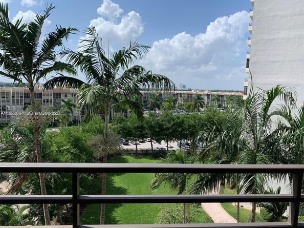 500 Three Islands Blvd 307, Hallandale Beach FL 33009