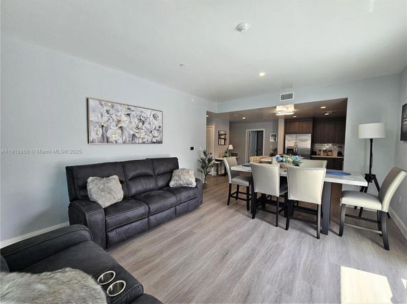 1938 Jackson St 202, Hollywood FL 33020