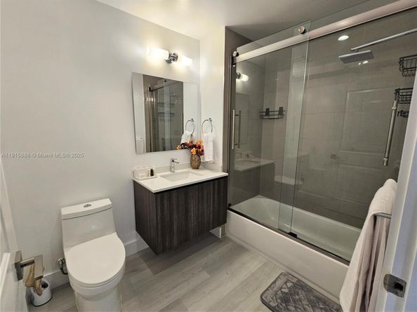 1938 Jackson St 202, Hollywood FL 33020