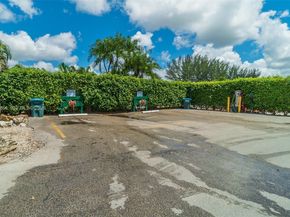 9720 S Hollybrook Lake Dr 303, Pembroke Pines FL 33025