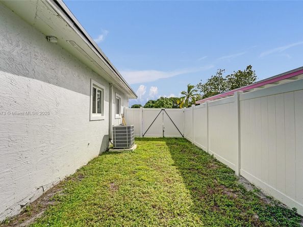 631 Arizona Ave, Fort Lauderdale FL 33312