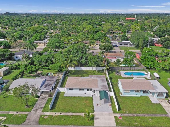 631 Arizona Ave, Fort Lauderdale FL 33312