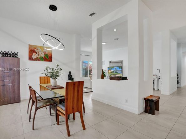 1629 Blue Jay Cir, Weston FL 33327