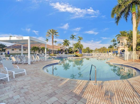 1629 Blue Jay Cir, Weston FL 33327