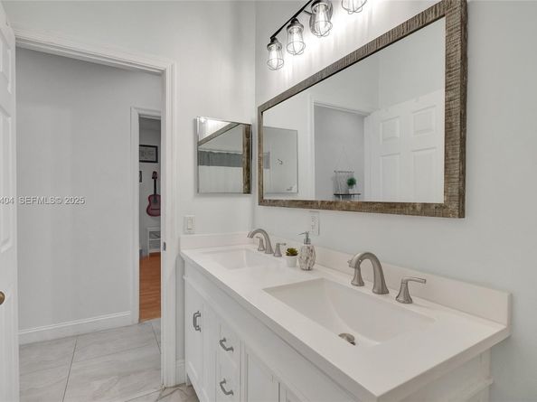 1629 Blue Jay Cir, Weston FL 33327