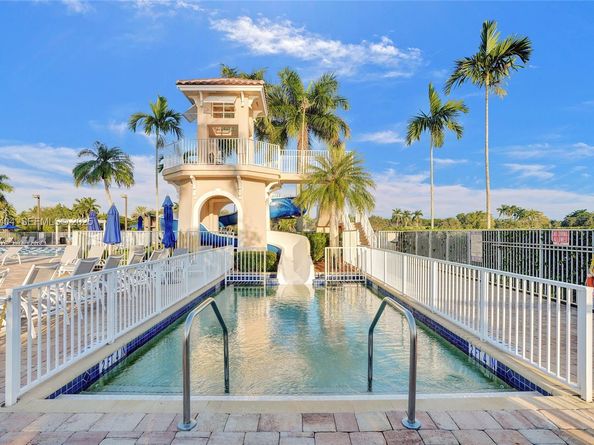 1629 Blue Jay Cir, Weston FL 33327