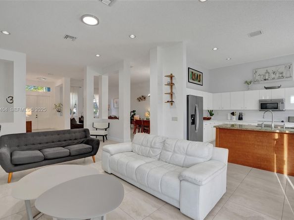 1629 Blue Jay Cir, Weston FL 33327