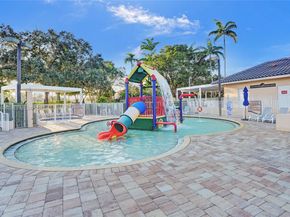 1629 Blue Jay Cir, Weston FL 33327