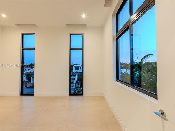 4231 SW 10th St, Miami FL 33134