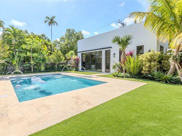 4231 SW 10th St, Miami FL 33134