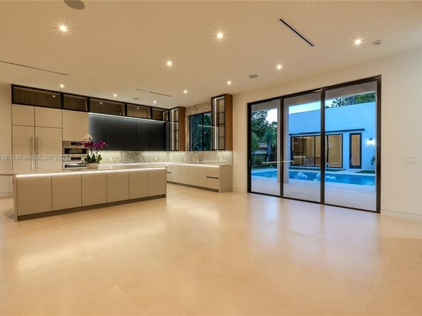4231 SW 10th St, Miami FL 33134