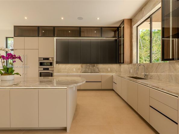 4231 SW 10th St, Miami FL 33134