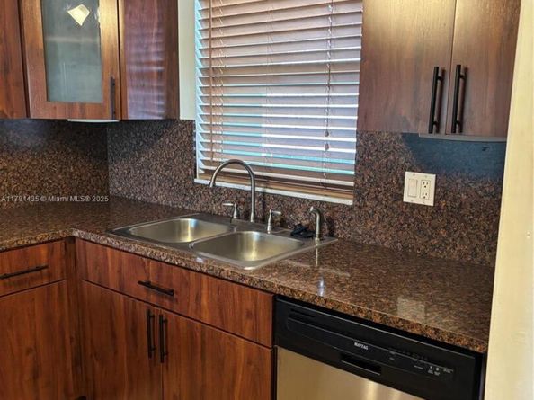 9421 Evergreen Pl 402, Davie FL 33324