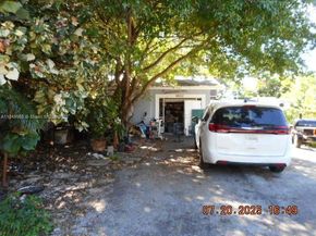 19010 Bel Aire Dr, Cutler Bay FL 33157