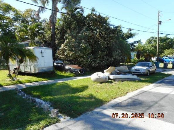 19010 Bel Aire Dr, Cutler Bay FL 33157