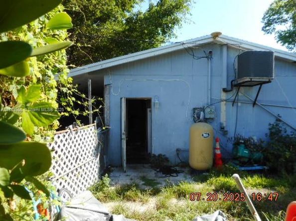 19010 Bel Aire Dr, Cutler Bay FL 33157