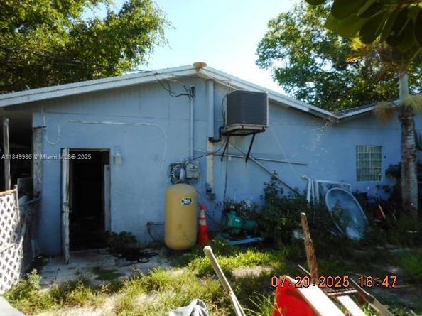 19010 Bel Aire Dr, Cutler Bay FL 33157