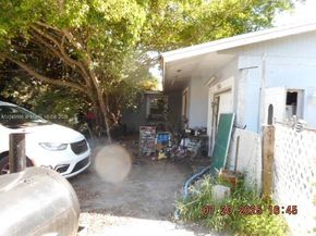 19010 Bel Aire Dr, Cutler Bay FL 33157