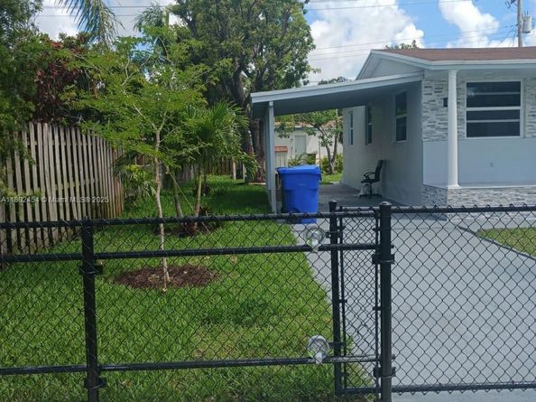 6421 Allen St, Hollywood FL 33024